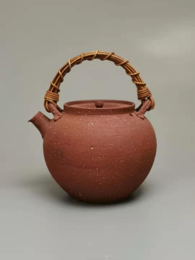四象茶具.壺—手工朱泥燒水壺/藤編提梁 - 茶壺/茶杯/茶具 - 其他材質 多色
