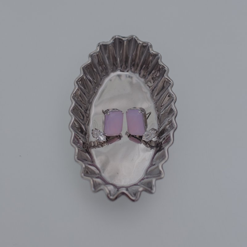 feuille Sakura stud Clip-On - Earrings & Clip-ons - Glass Pink