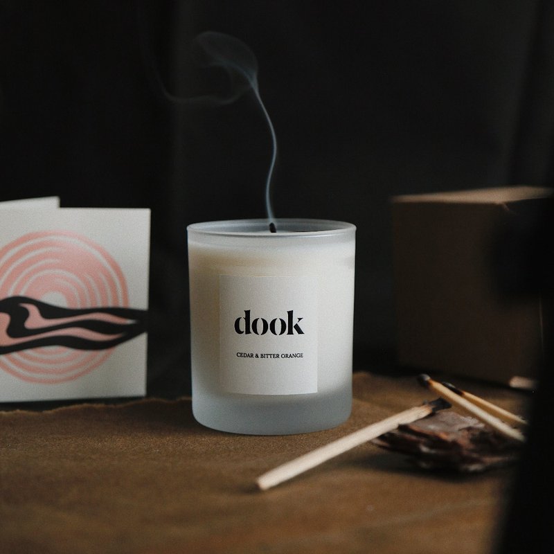 Essential Oil Candle - Cedar & Bitter Orange 香氛 - เทียน/เชิงเทียน - วัสดุอื่นๆ หลากหลายสี