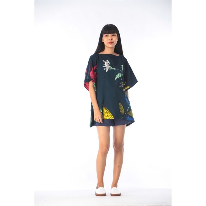 Poncho Blouse Cotton Silk Hand Painted for Summer resort vac - 女上衣/長袖上衣 - 棉．麻 藍色