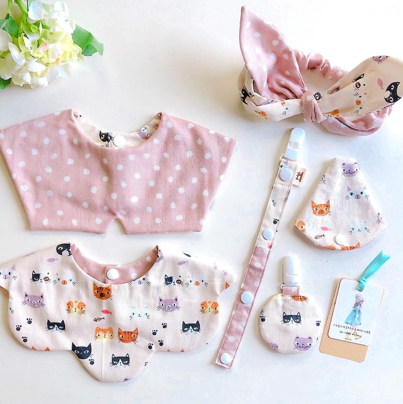 [Can be shipped quickly] Baby girl/cat double-sided bib/baby headband/ pacifier chain/moon gift box - Baby Gift Sets - Cotton & Hemp White