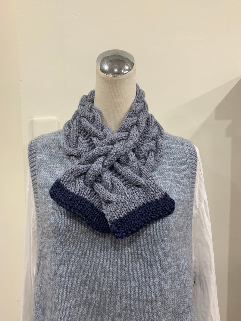 Cross twist scarf. Suitable for both men and women. Gray blue/dark blue/century brand high quality wire braiding - ผ้าพันคอถัก - ขนแกะ 