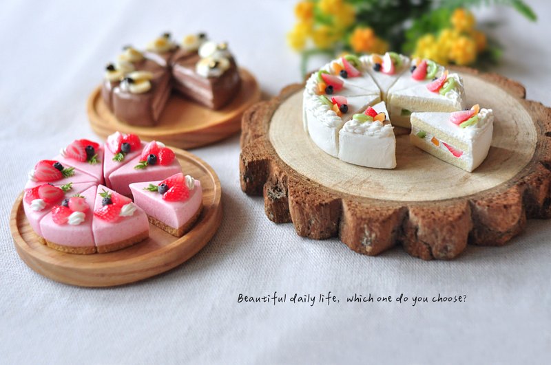 Purely handmade sliced ​​cake hangings/simulated clay - พวงกุญแจ - ดินเหนียว 