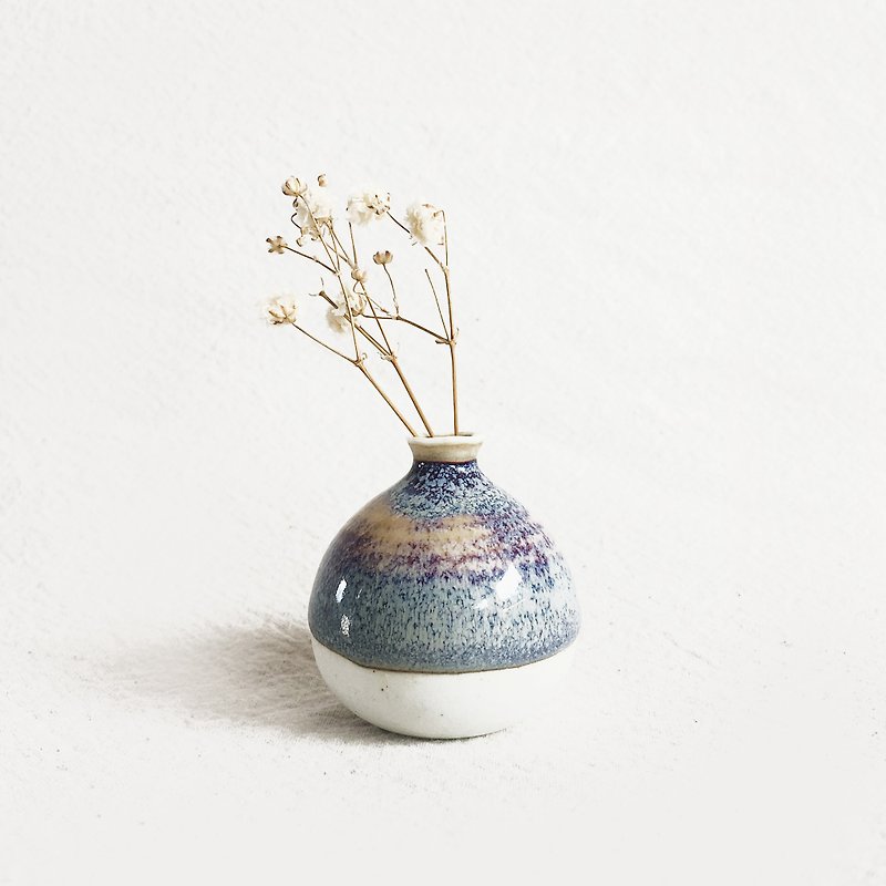 Handmade Ceramic Mini Vase - Light Violet - ตกแต่งต้นไม้ - ดินเผา สีน้ำเงิน