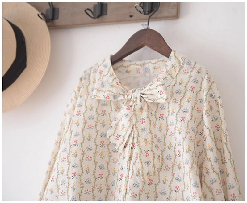[Sori Zhihai] Small fresh lace-up bow floral shirt - Women's Shirts - Cotton & Hemp White