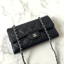 シャネルCHANEL ピアスオーバルロゴプレートシルバー925