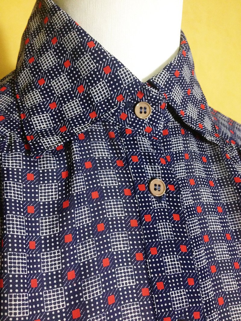 Ping-pong vintage [vintage shirt / red and blue plaid long-sleeved chiffon vintage shirt] abroad back VINTAGE - เสื้อเชิ้ตผู้หญิง - เส้นใยสังเคราะห์ หลากหลายสี