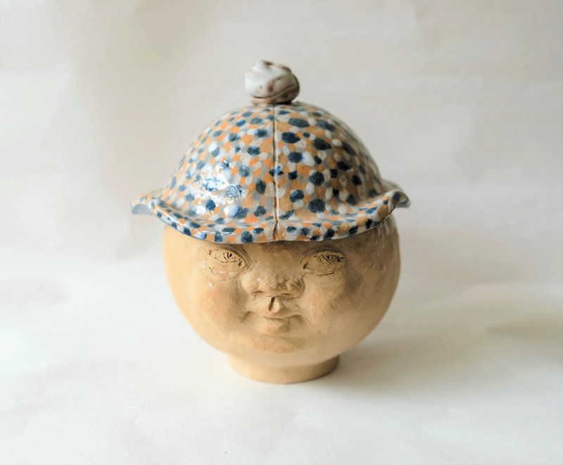 Handmade pottery bowls with hats-May is the beginning of sweating - ถ้วยชาม - ดินเผา สีนำ้ตาล