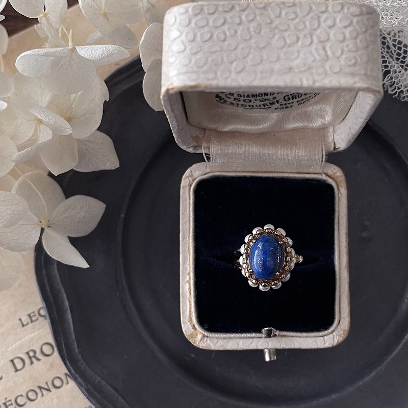 Lapis lazuli and vintage pearl bead oval ear cuff/December birthstone/for one ear - ต่างหู - เครื่องเพชรพลอย สีน้ำเงิน