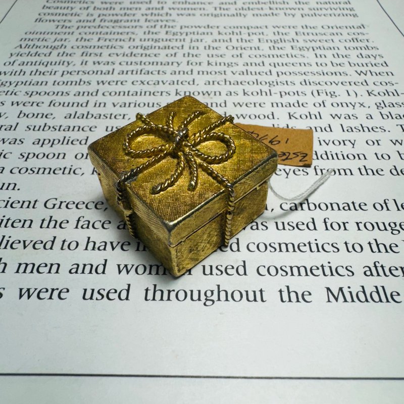 Estee Lauder 1975年 禮物香膏盒 - 其他 - 其他金屬 