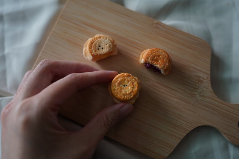 【台味系列-紅豆餅】黏土磁鐵一入組 - 磁石貼/磁鐵 - 黏土 卡其色