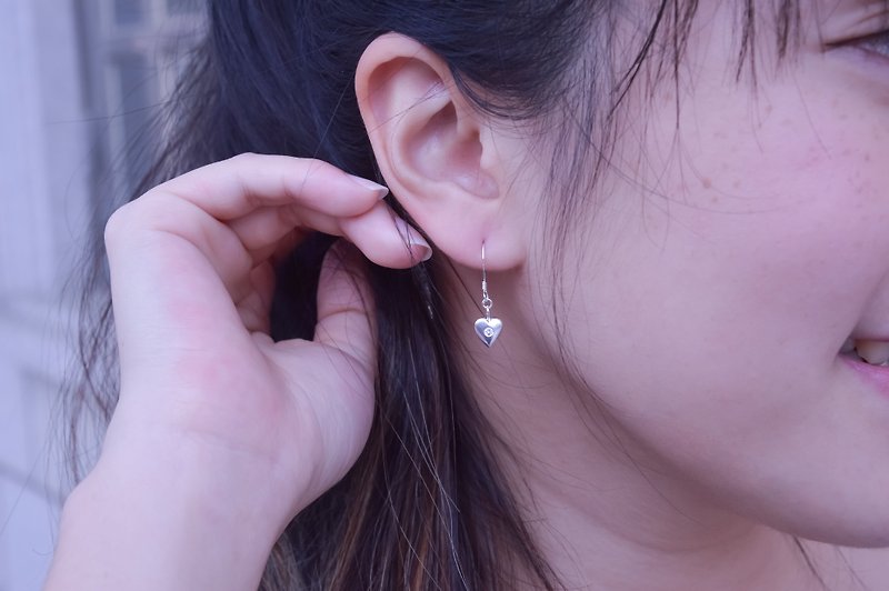 【澄旅】愛心垂掛耳環．925純銀耳環 - 耳環/耳夾 - 其他金屬 