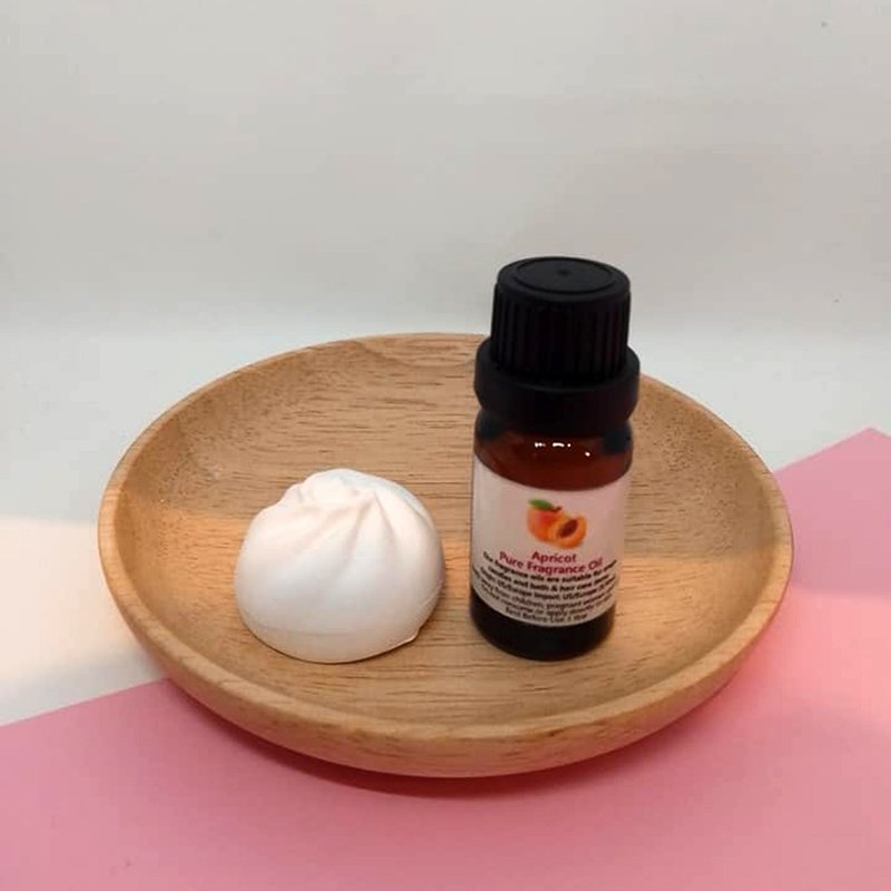 Sculpting Diffuser Stone with Aromatherapy Oil (Apricot Fruit) - น้ำหอม - วัสดุอื่นๆ สีเหลือง