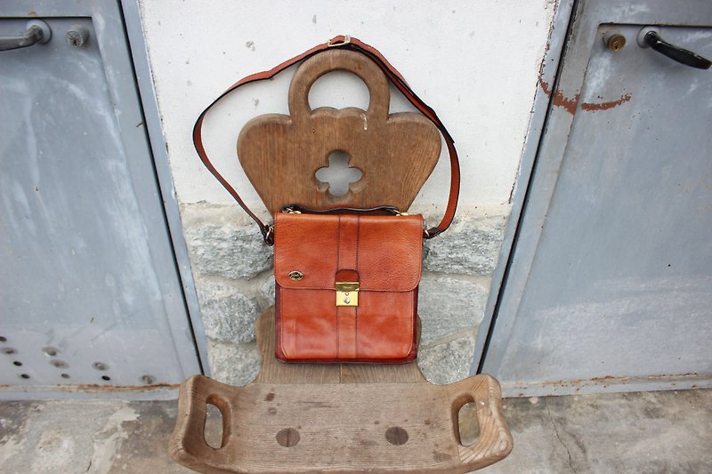 B114 [Vintage Leather] (made in Italy label) Giudi brown shoulder messenger bag (Made in Italy) - กระเป๋าแมสเซนเจอร์ - หนังแท้ สีนำ้ตาล