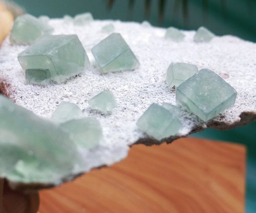 モンゴル 緑石 フローライト モランディ 緑石内モンゴル産天然鉱石 - ショップ