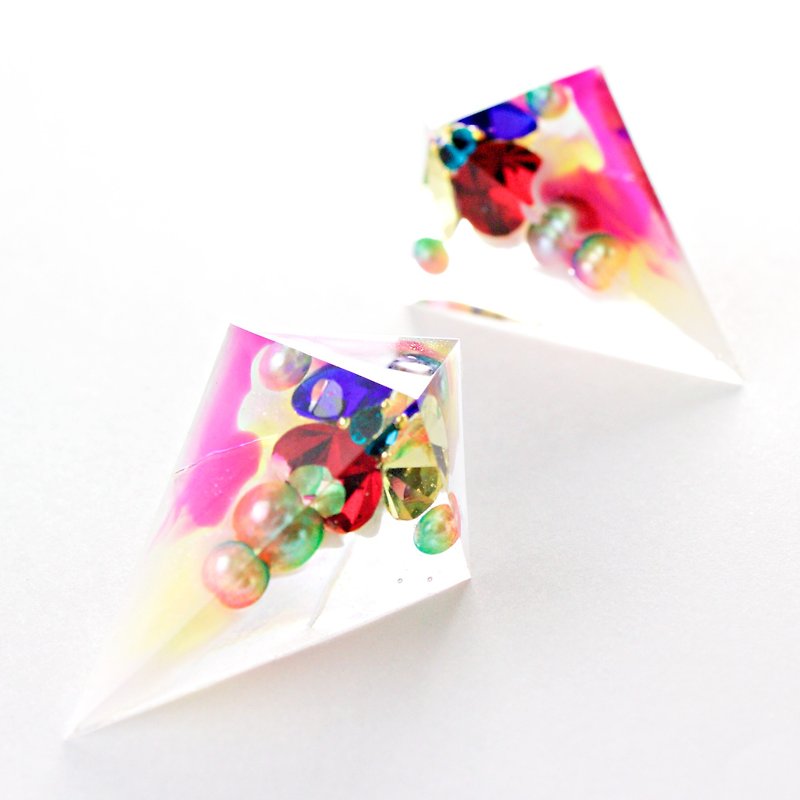 Sharp Pyramid Earrings (Traffic Light) - ต่างหู - วัสดุอื่นๆ หลากหลายสี