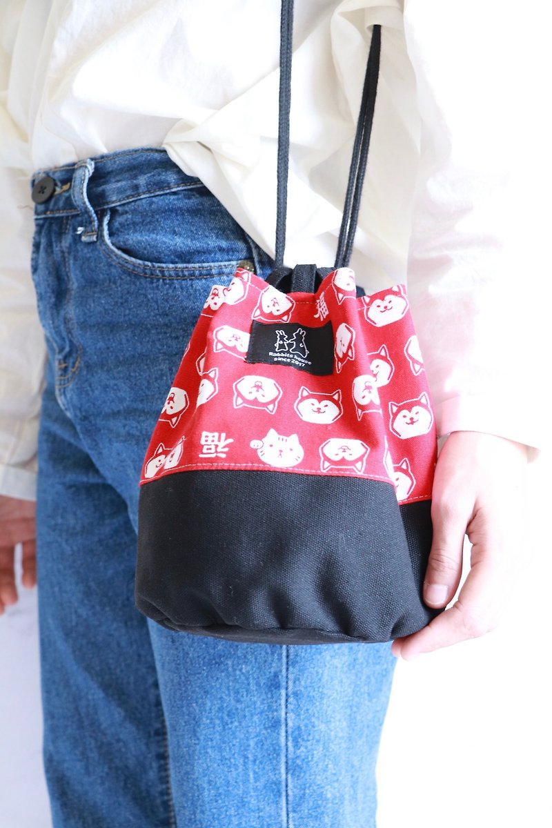 Red bottom Shiba Inu print side bucket bucket bag - Messenger Bags & Sling Bags - Cotton & Hemp Red