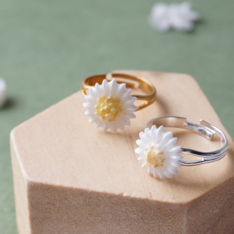 雛菊戒指 手工黏土裱花 可客製 - 戒指 - 黏土 白色