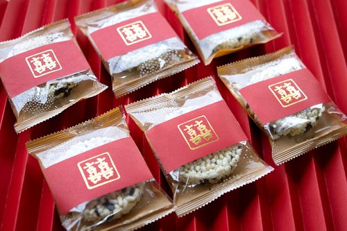幸福朵朵 婚禮小物 花束禮物 婚禮小物 燙金囍字 -圓型米香X50個 海苔爆米香餅 素食可 擺桌禮