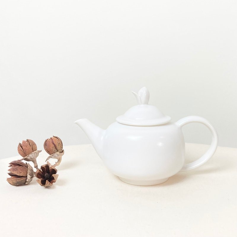 花草蓋鈕白瓷英式紅茶壺 - 茶壺/茶杯/茶具 - 瓷 白色