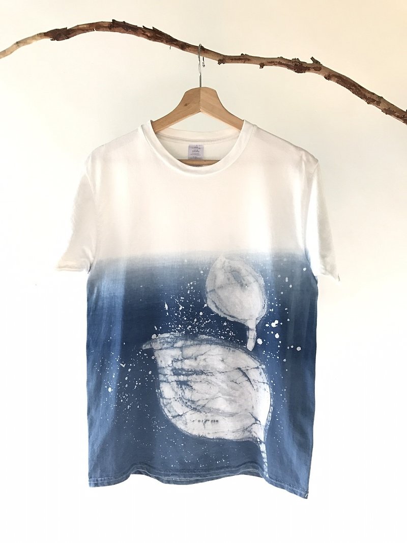 Free dyeing isvara handmade blue dyed universe series lotus cotton T-shirt - Other - Cotton & Hemp Blue