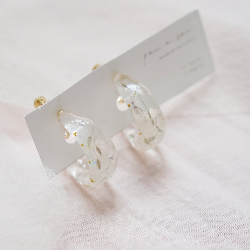 皮爾西雑貨 ピアス－ 透明月亮狀透明感花圈 - 耳環/耳夾 - 植物．花 透明