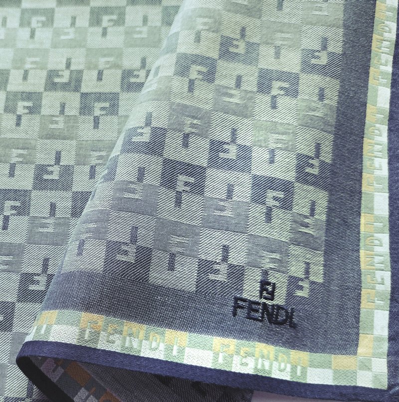 Vintage FENDI Woven Handkerchief Classic FF Monogram Pattern 19.5 x 19.5 inches - 手帕 - 棉．麻 銀色