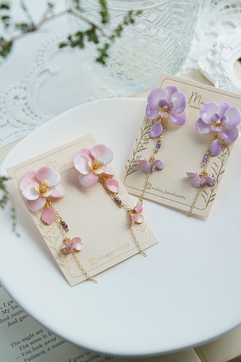 Phalaenopsis - Handmade resin earrings jewelry gift - Earrings & Clip-ons - Resin Multicolor