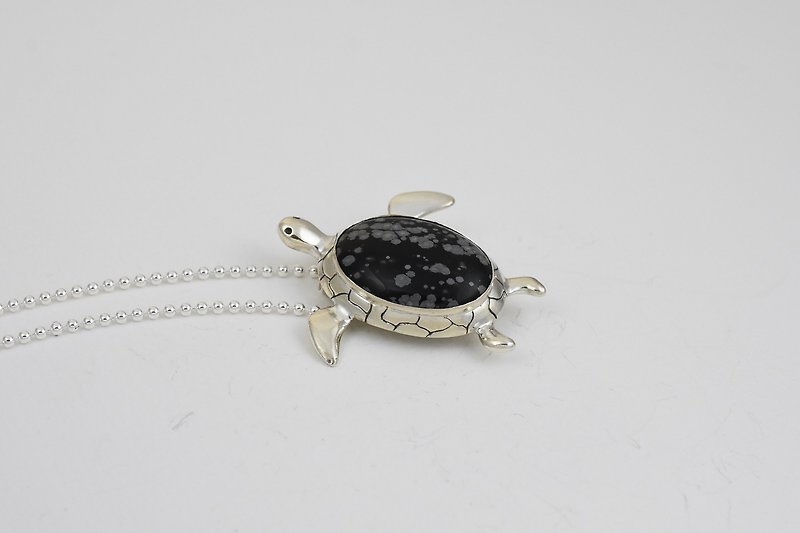 [Limited edition] Sea turtle Sea Turtle Snowflake Obsidian Two-use (Pure Silver Necklace/Brooch) - Necklaces - Sterling Silver Silver