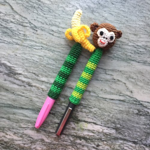 42crochets 施家手作 【婚禮裝飾】猴子香蕉簽名筆