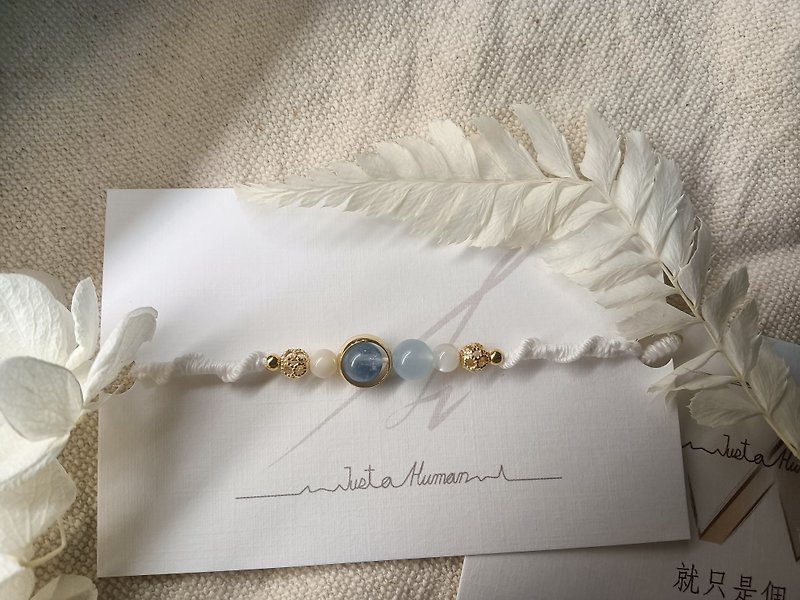Blue water | Stone, white butterfly shell crystal woven bracelet - สร้อยข้อมือ - เครื่องประดับพลอย สีน้ำเงิน
