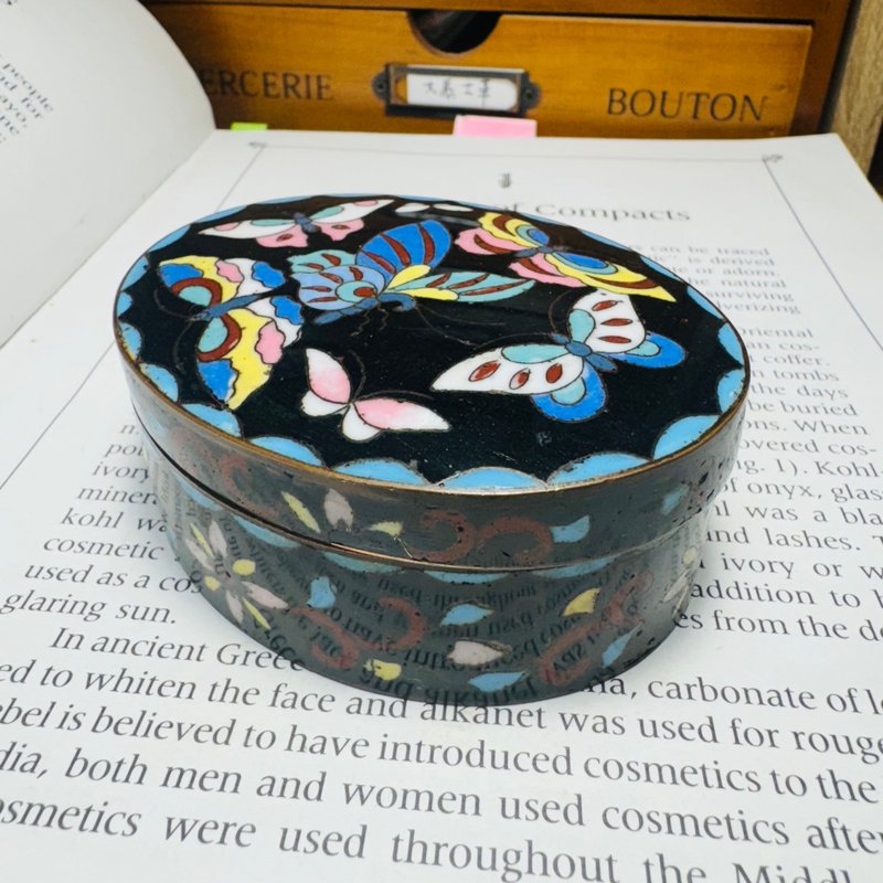 Japanese Shippo Yaki Cloisonné Enamel Colorful Butterfly Oval Box - Other - Other Metals 