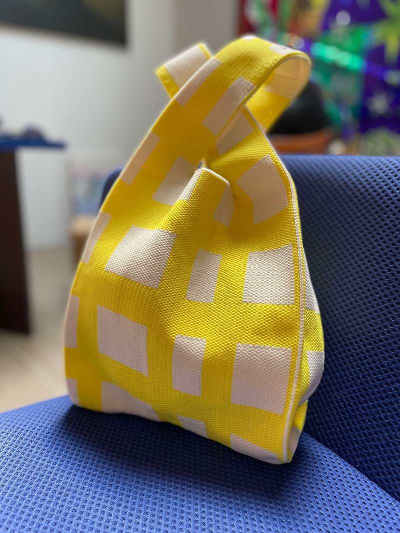 #7 VACAY KNITTED TOTE (YELLOW)