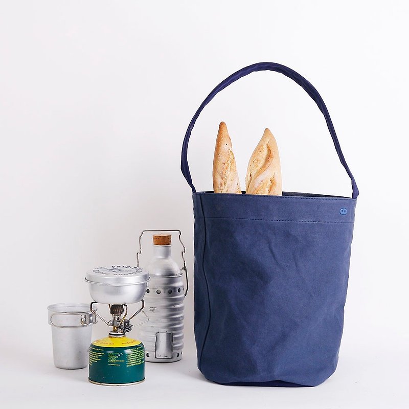 Mushroom MOGU/Canvas cylinder shoulder bag/Deep blue/Afu - กระเป๋าแมสเซนเจอร์ - ผ้าฝ้าย/ผ้าลินิน สีน้ำเงิน