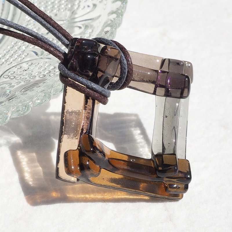 Colored glass (Irogasane [Sepia]) Necklace [Size selectable] [Made to order] - 項鍊 - 玻璃 灰色