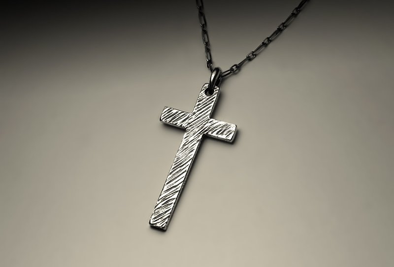 Large cross oblique scratch texture necklace - สร้อยคอ - โลหะ สีเงิน