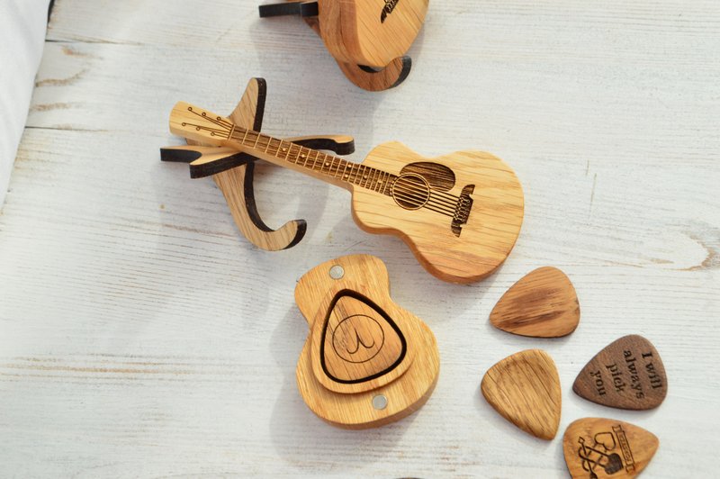 Guitar pick holder custom oak guitar pick, personalized wooden guitar picks box - Guitar Accessories - Wood Multicolor