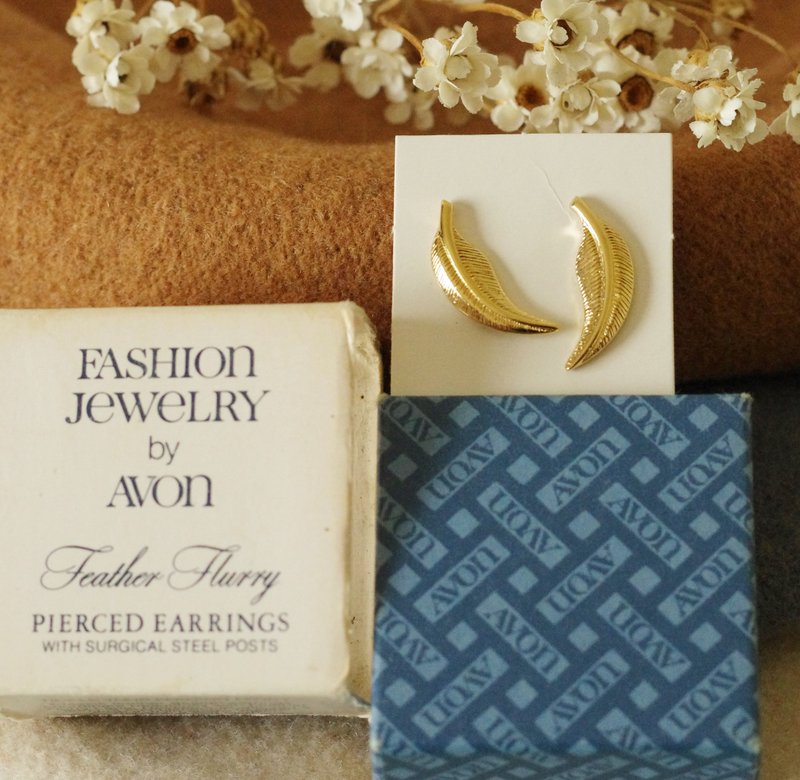 老又好1980年古董金色葉片羽毛針式耳環 AVON - 耳環/耳夾/耳骨夾 - 其他金屬 金色