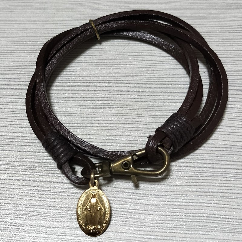 Gold medaille leather bracelet - สร้อยข้อมือ - หนังแท้ สีนำ้ตาล