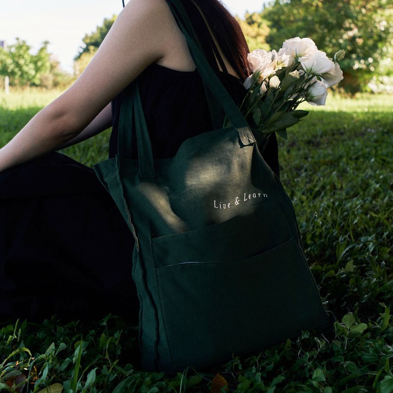 Live and Learn Forest Green Washed Shopping Bag - กระเป๋าถือ - ผ้าฝ้าย/ผ้าลินิน สีเขียว