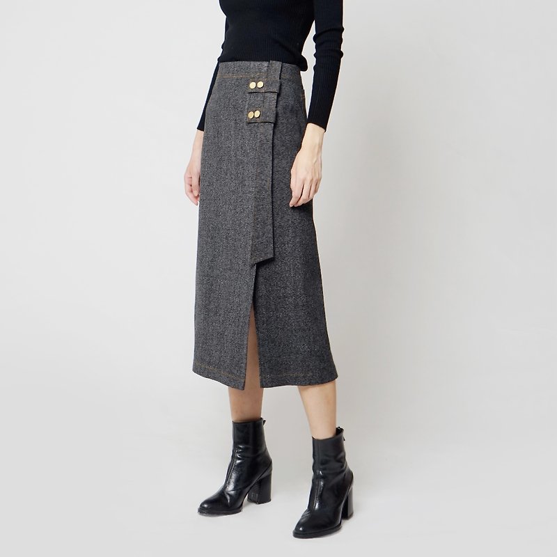 Black and white cut FW fake buckle style over the knee A-type long skirt obsidian - Skirts - Cotton & Hemp Black