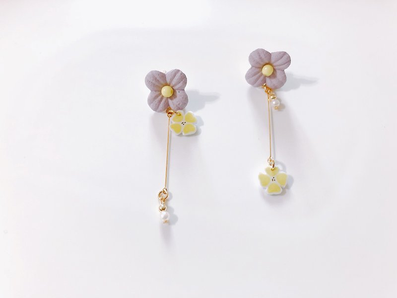 Warm day and wind series - Flower Sandlele hand-painted drooping two-piece handmade earrings ear / ear clip - ต่างหู - วัสดุอื่นๆ 