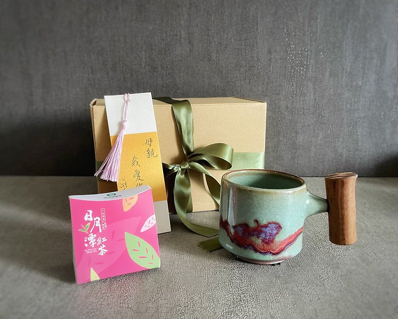 Celadon wooden handle cup black tea set gift box (with handwritten calligraphy bookmark) - Cups - Pottery 