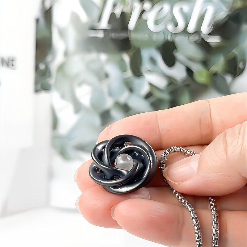 【Mobius Guardian】Ceramic Necklace I The Serene Eye, Quietly Guarding Your Everyday_Unisex - Necklaces - Porcelain 