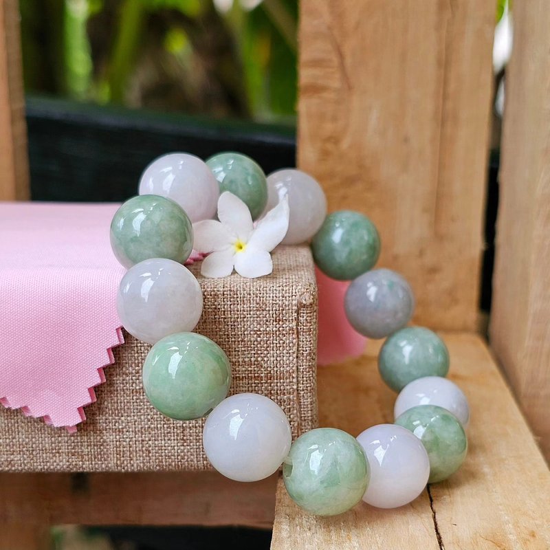 Burmese Jade Bracelet Green Apple & White Round Beads Natural TypeA Size 14.5 mm - 手鍊/手環 - 玉石 多色