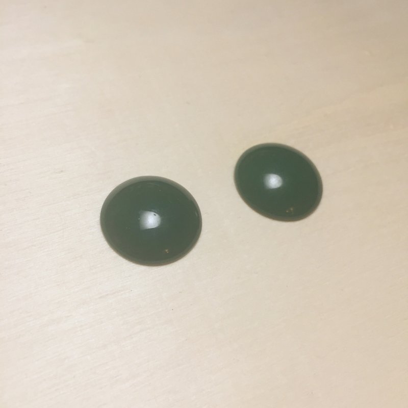 復古綠扁圓耳環耳夾 - 耳環/耳夾 - 樹脂 綠色