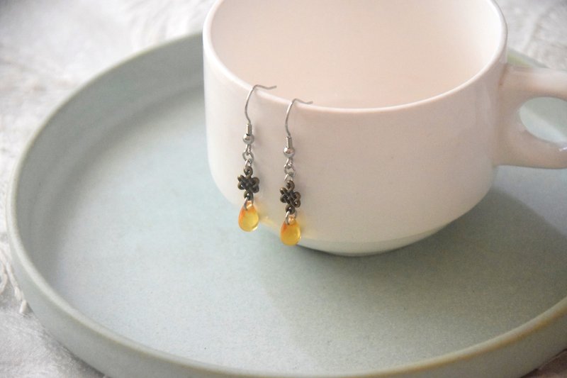Classical Beauty Amber Color Handmade Earrings/Ear Clips - Earrings & Clip-ons - Other Materials 
