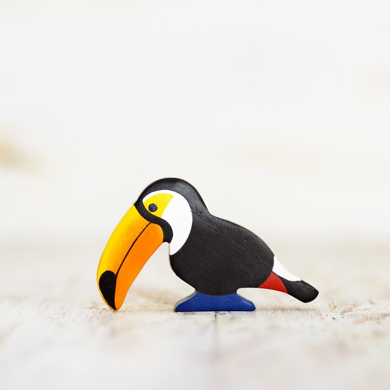 Wooden toy Toucan figurine Bird toy Egg sucker figure - ของเล่นเด็ก - วัสดุอีโค สีดำ