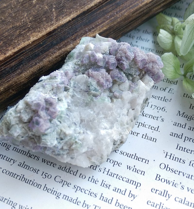 Fluorite 內蒙產地  紫綠色雙色螢石 方解石共生 天然礦石 原礦 - 擺飾/家飾品 - 其他材質 