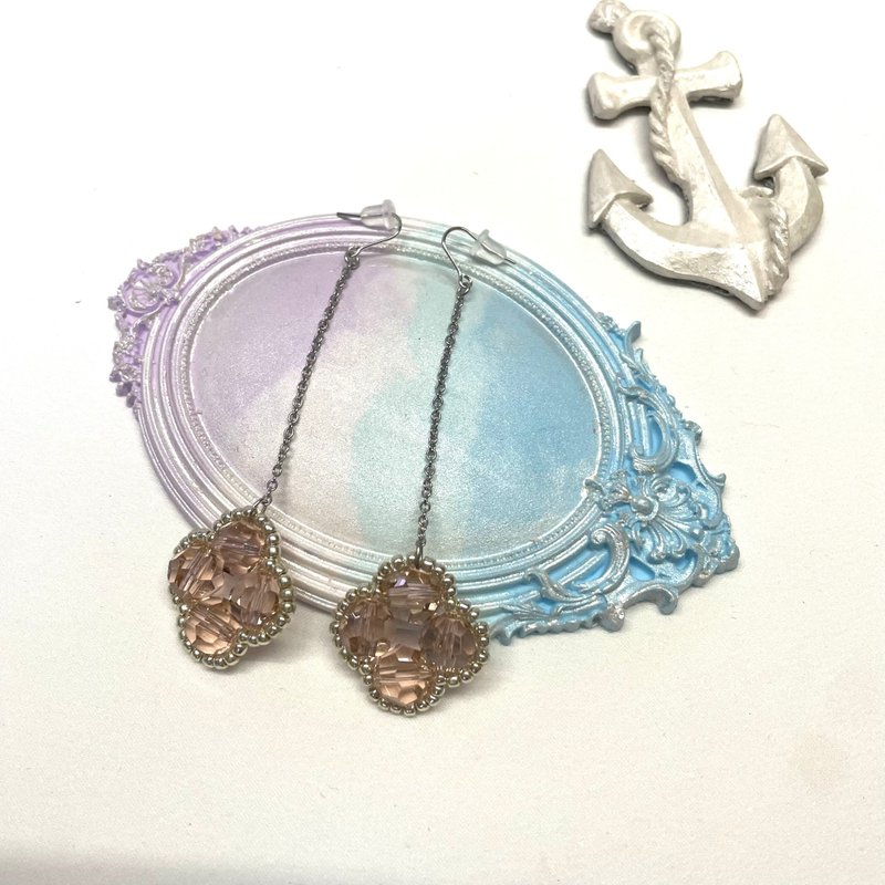 Clover Crystal Long Earrings Handmade Beaded Jewelry Rhodium Plated Elegance - 耳環/耳夾/耳骨夾 - 玻璃 粉紅色